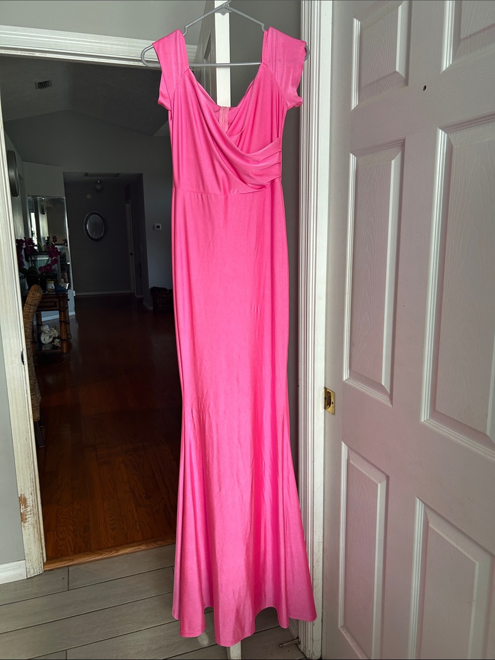 Elegant Pink Cap-Sleeve Evening Gown